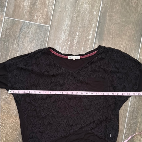 Jolt Black Sheer Cropped Blouse - Picture 6 of 7